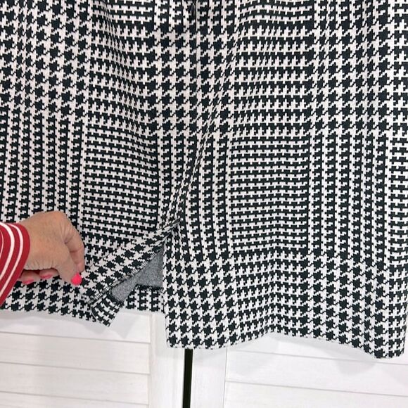 Talbots Houndstooth Skirt Size 14P Classic Ponte Fabric - Picture 11 of 12